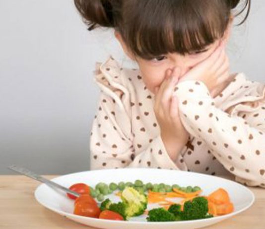 පාසල් යන දරුවන්ට උදේට බලෙන් කෑම කවන්න එපා…